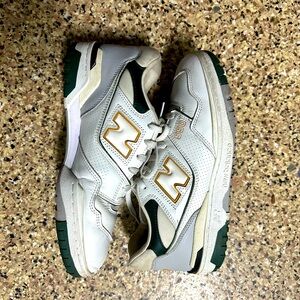 New Balance 550 Shoe